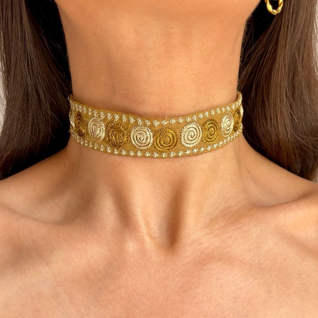 Choker círculos bordados