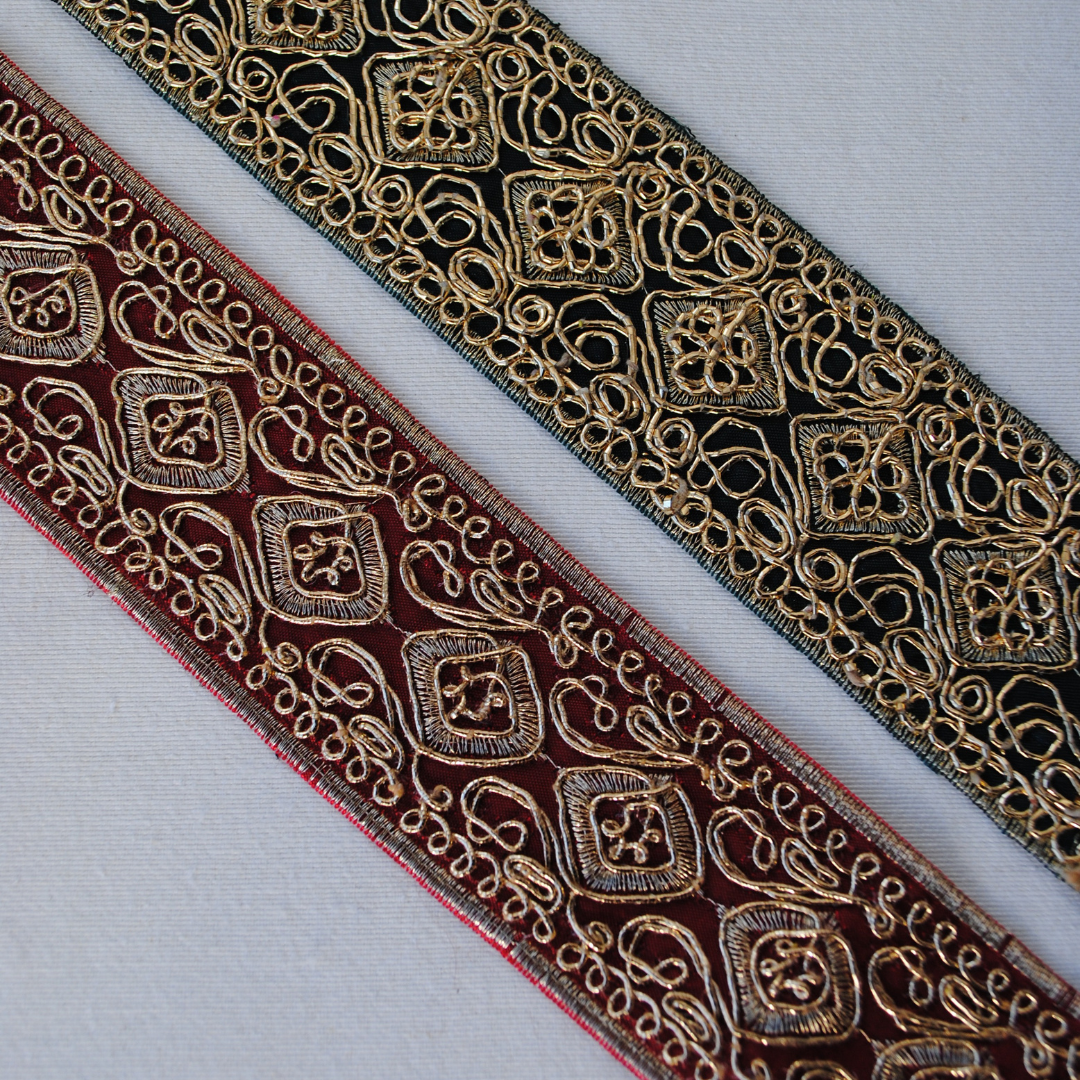 Gargantilha bordada