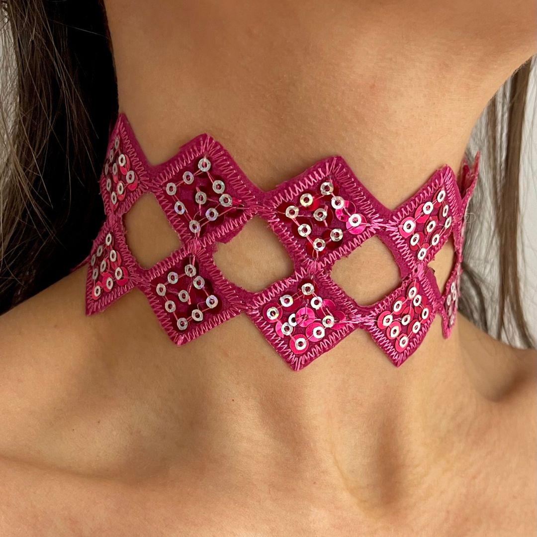 Choker brillante fucsia