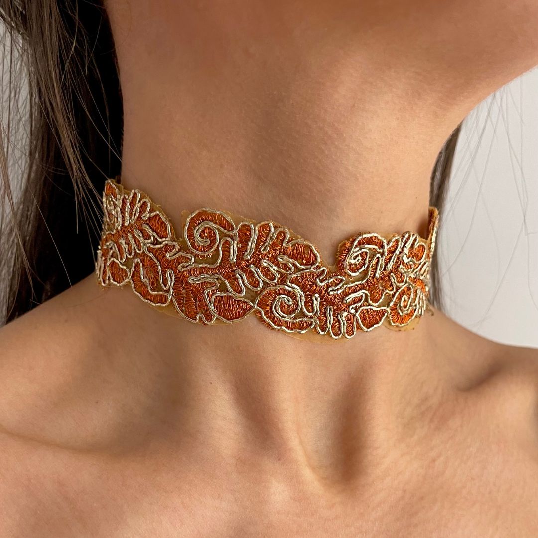 Choker naranja ramilletes dorados