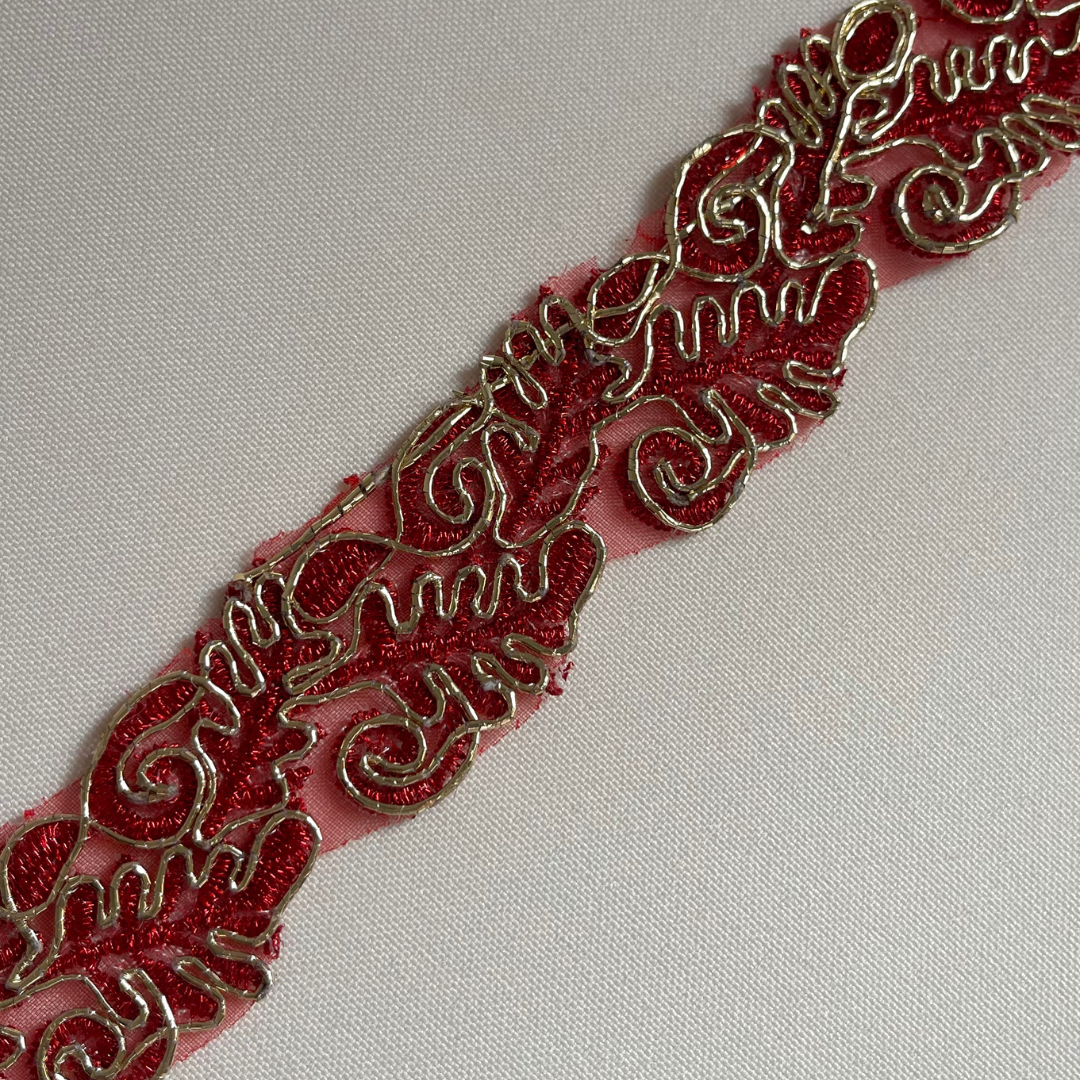 Choker rojo ramilletes dorados