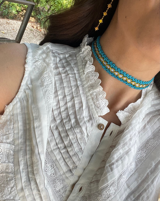 Choker color con detalle dorado