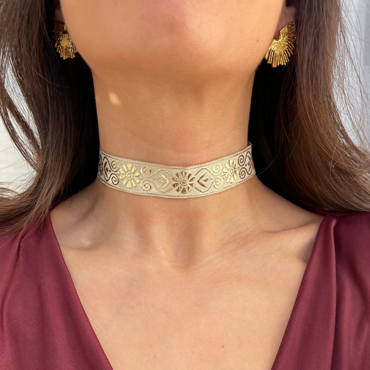 Choker flores dorado