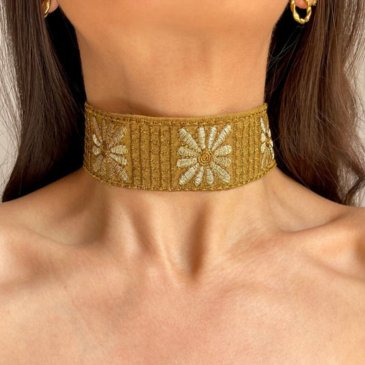 Choker flor bordado