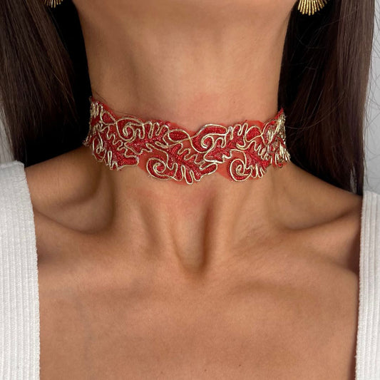 Choker rojo ramilletes dorados