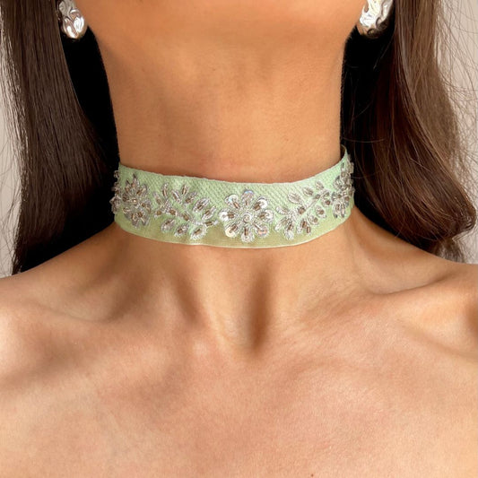 Choker flores brillantes